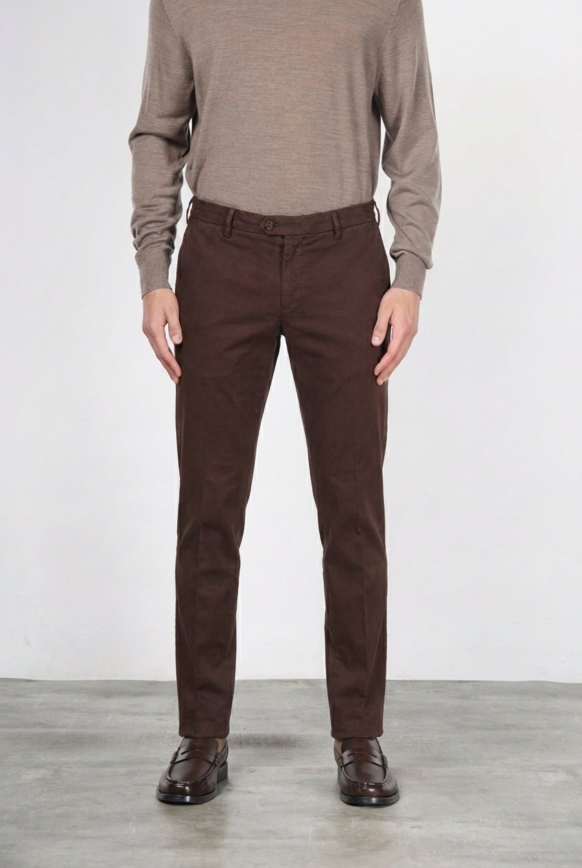 New York Chinohose für Herren aus Stretch-Gabardine mit regular fit ①
