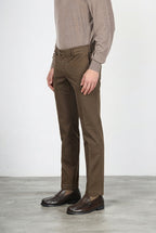  New York pantalón chino hombre en gabardina stretch, corte regular fit