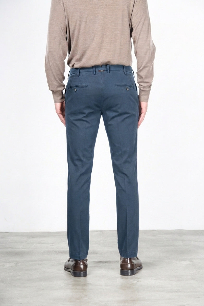 New York Chinohose für Herren aus Stretch-Gabardine mit regular fit ①
