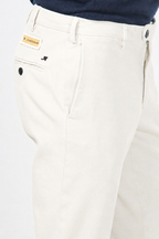 New York men’s chino pants in cotton and cashmere twill with regular fit