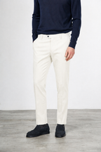 New York men’s chino pants in cotton and cashmere twill with regular fit