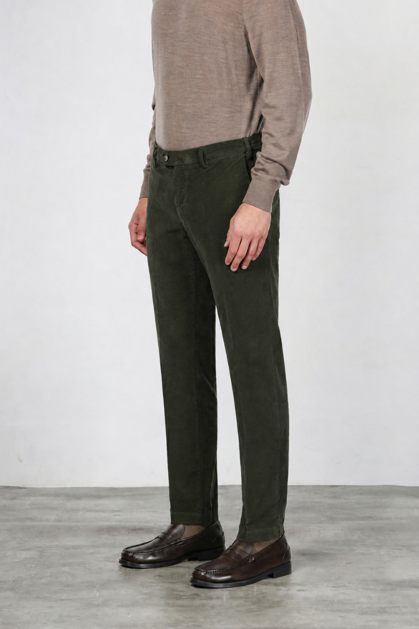 New York men’s chino pants in stretch 2000-wale velvet with regular fit ①
