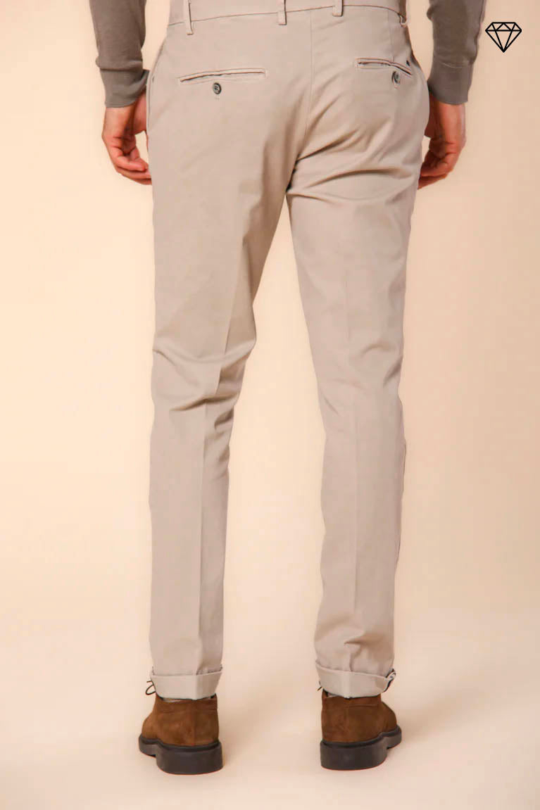 Milano pantalón chino hombre en gabardina stretch ajuste extra slim