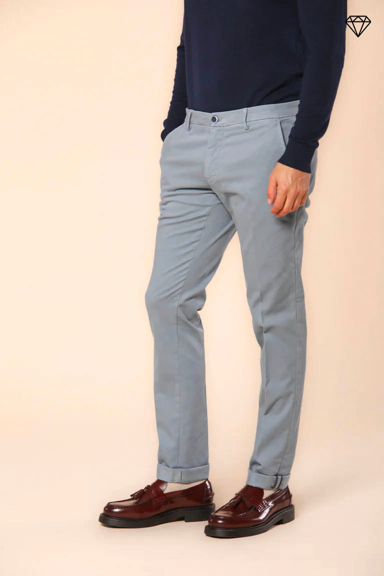 Milano pantalon chino homme  en gabardine stretch coupe extra slim  ①