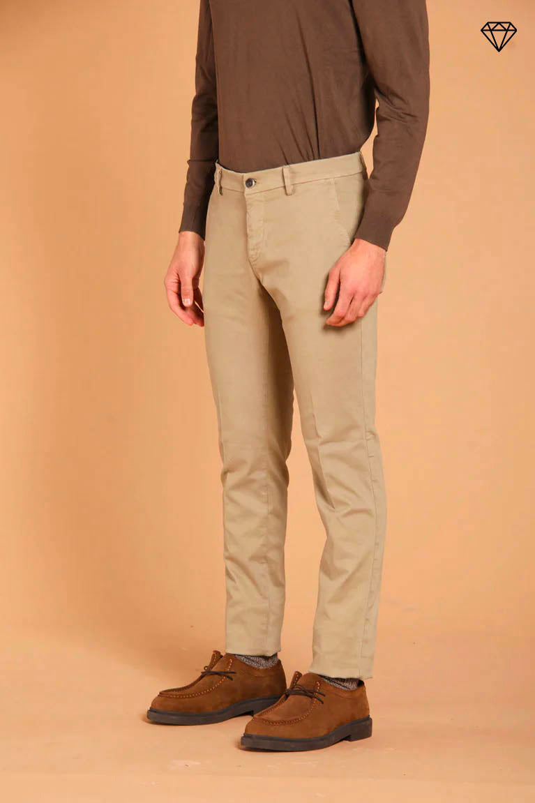 Milano pantalone chino uomo in gabardina stretch extra slim fit ①