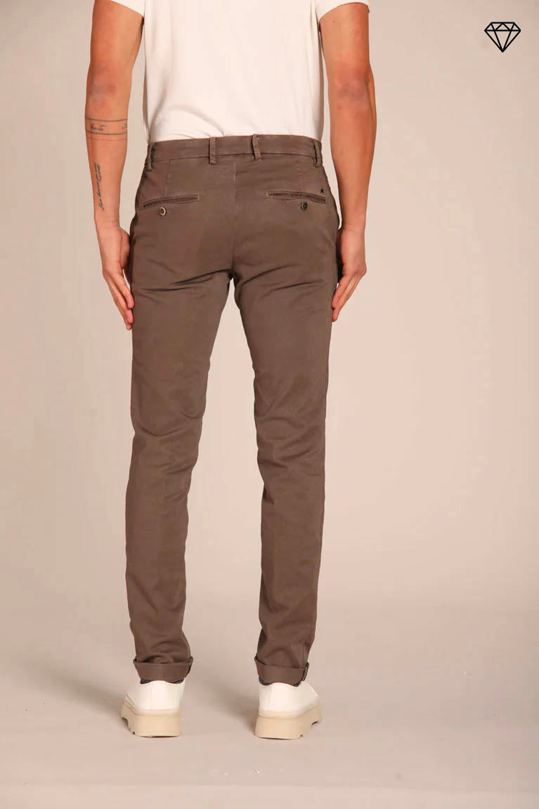 Milano pantalone chino uomo in gabardina stretch extra slim fit ①