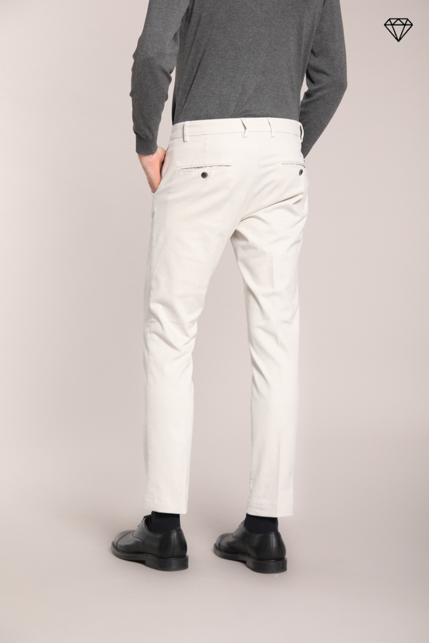 Milano pantalone chino uomo in gabardina stretch extra slim fit ①