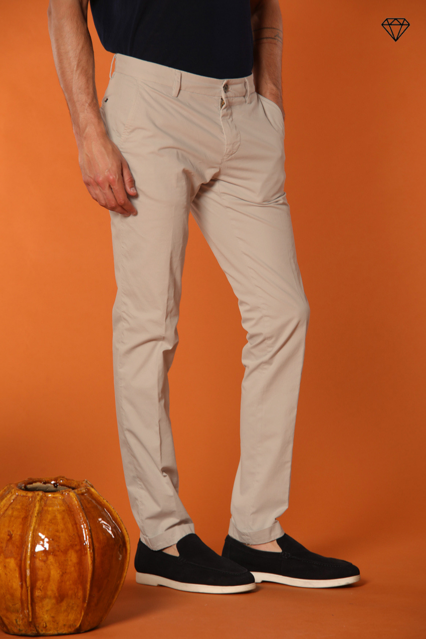 Milano pantalón chino hombre en algodón pima extra slim fit ①