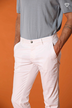 Milano pantalón chino hombre en algodón pima extra slim fit ①