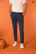 Milano pantalón chino hombre en algodón pima extra slim fit ①