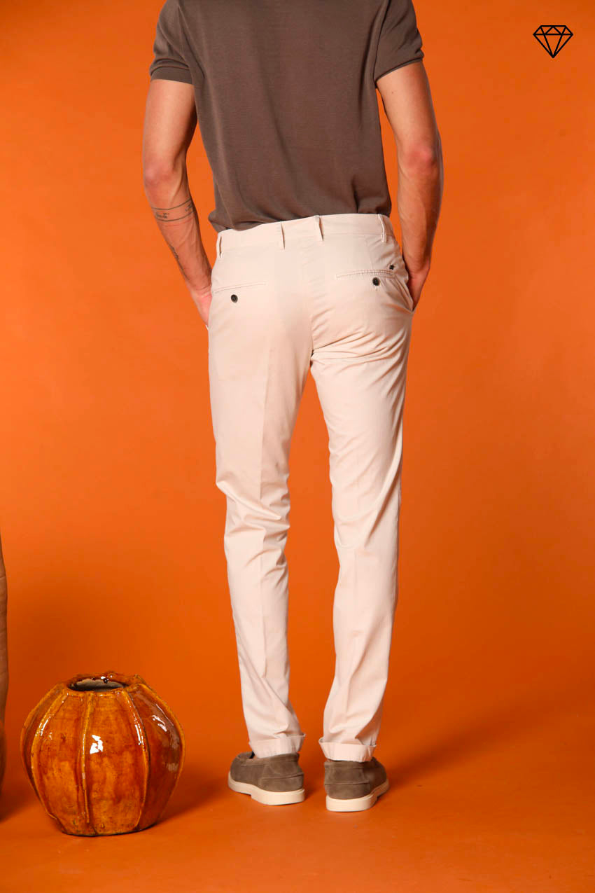 Milano pantalón chino hombre en algodón pima extra slim fit ①