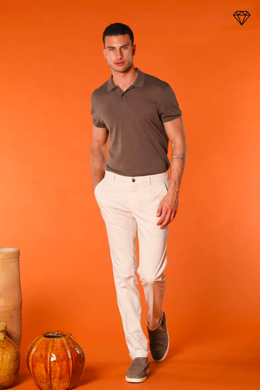 Milano pantalón chino hombre en algodón pima extra slim fit ①