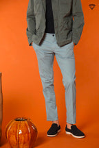 Milano pantalón chino hombre en algodón pima extra slim fit ①