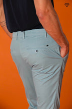 Milano pantalón chino hombre en algodón pima extra slim fit ①