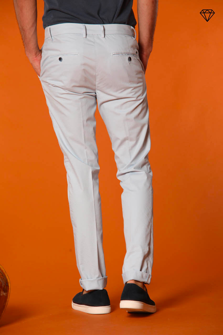Milano pantalón chino hombre en algodón pima extra slim fit ①