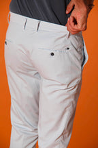Milano pantalón chino hombre en algodón pima extra slim fit ①