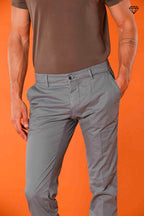 Milano pantalón chino hombre en algodón pima extra slim fit ①