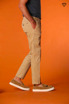 Milano pantalón chino hombre en algodón pima extra slim fit ①