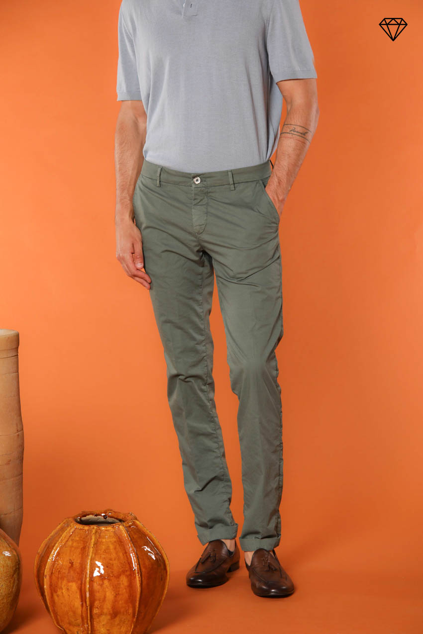Milano pantalón chino hombre en algodón pima extra slim fit ①