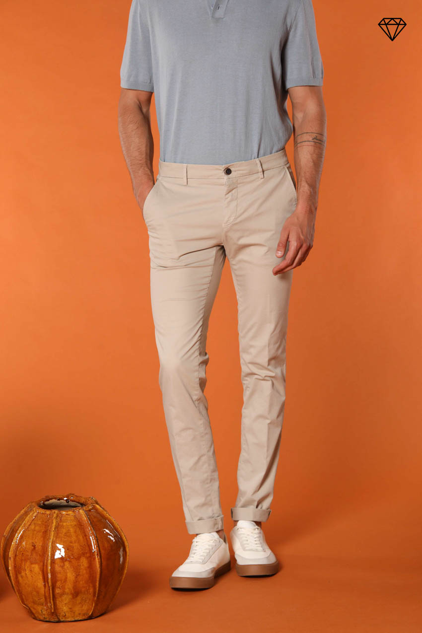 Milano pantalón chino hombre en algodón pima extra slim fit ①