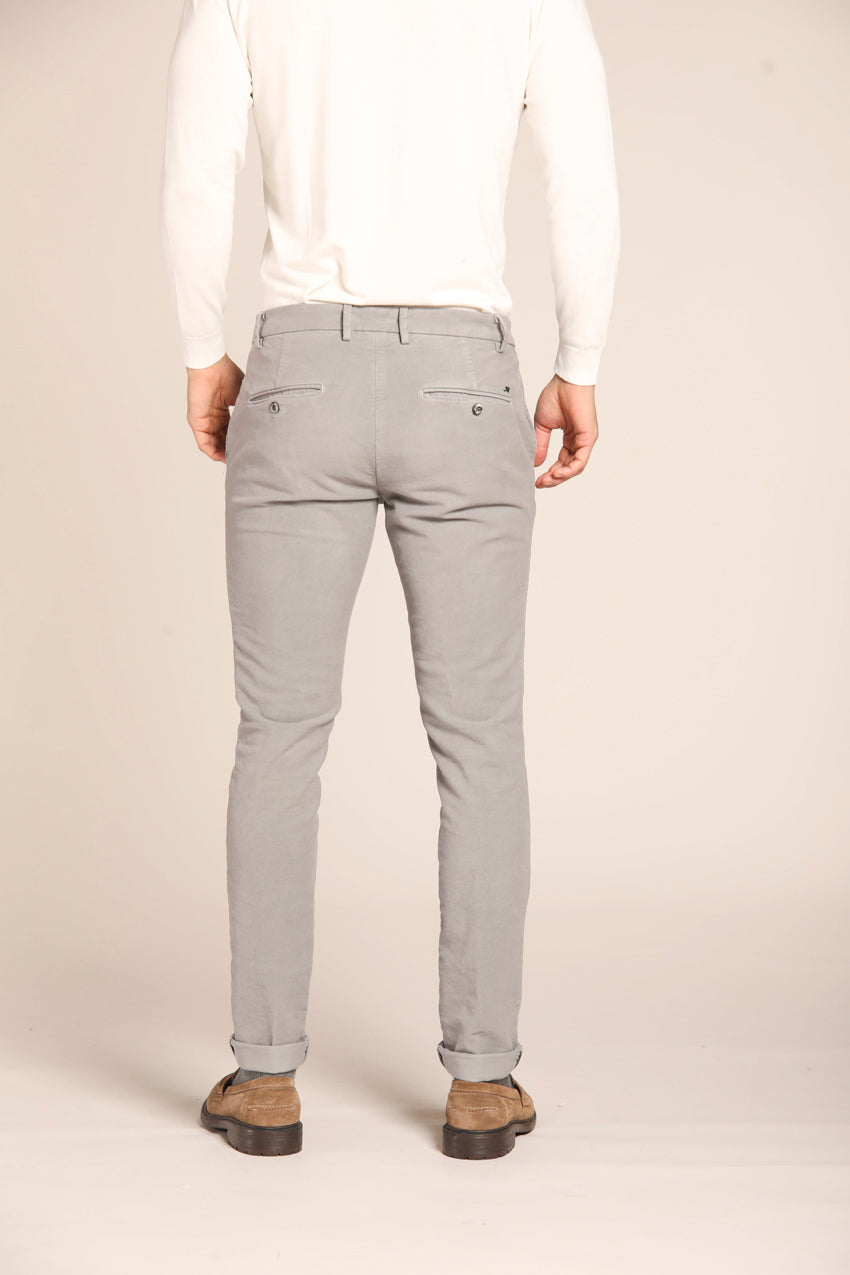 immagine 4 di pantalone chino uomo modello Milano Style, di colore grigio, extra slim fit di Mason's