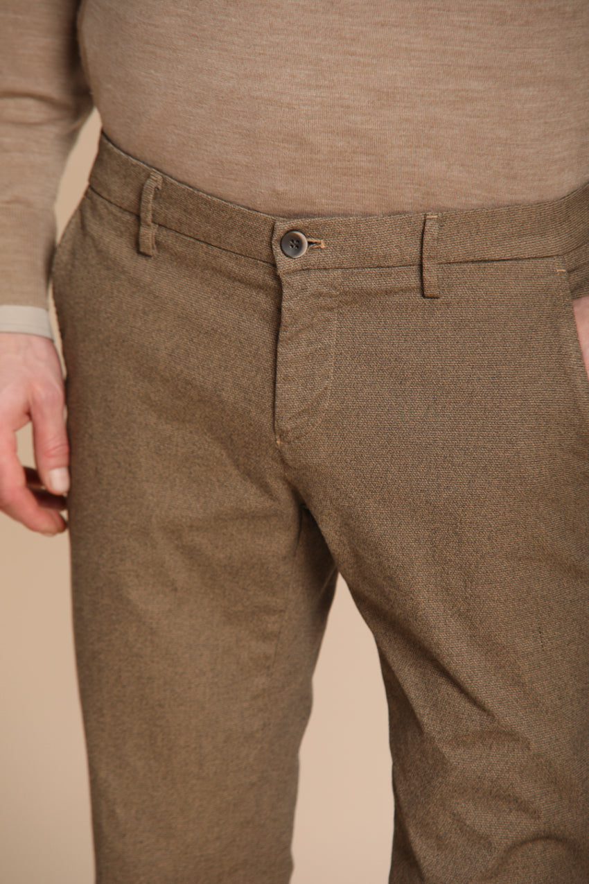 Foto 2 Milano pantalone chino uomo in gabardina stretch con microfantasia extra slim fit