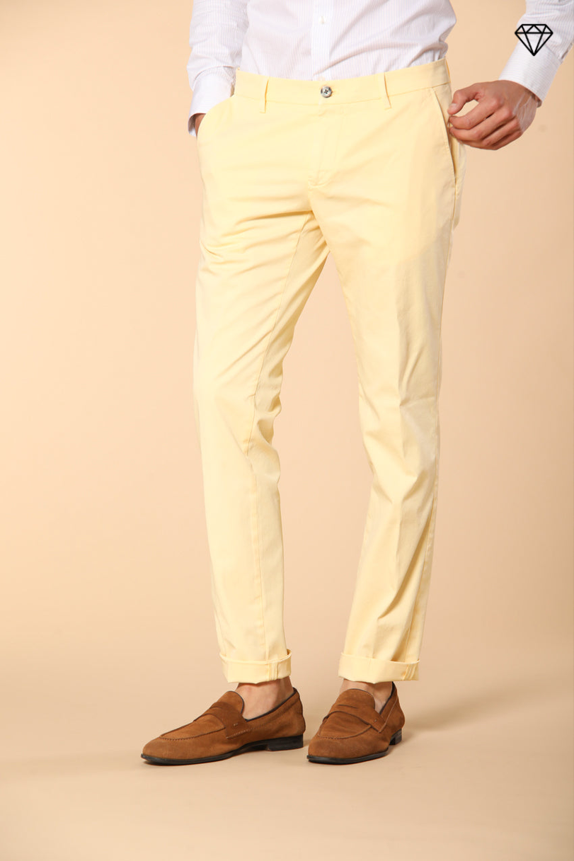 Milano pantalón chino hombre en algodón pima extra slim fit ①