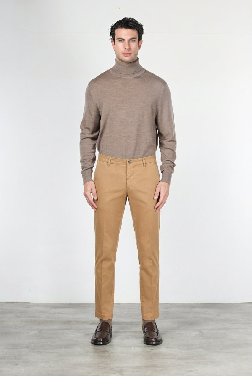 Milano Chinohose für Herren aus Stretch-Gabardine mit extra slim fit ①
