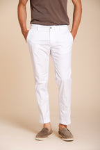 Milano pantalón chino hombre en gabardina stretch extra slim fit ①