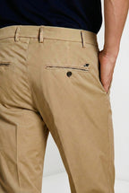 Milano pantalón chino hombre en gabardina stretch extra slim fit ①