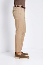 Milano pantalón chino hombre en gabardina stretch extra slim fit ①