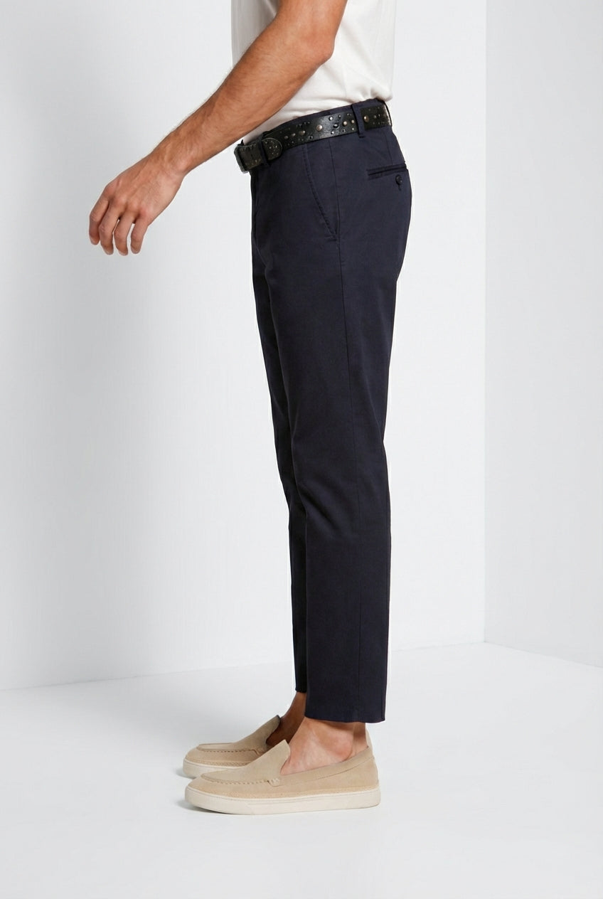 Milano pantalón chino hombre en gabardina stretch extra slim fit ①