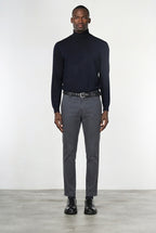 Milano Chinohose für Herren aus Stretch-Gabardine mit extra slim fit ①
