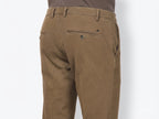 Milano pantalón chino hombre en gabardina stretch, corte extra slim ①