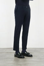 Pantalón chino Milano para hombre en gabardina stretch extra slim fit ①