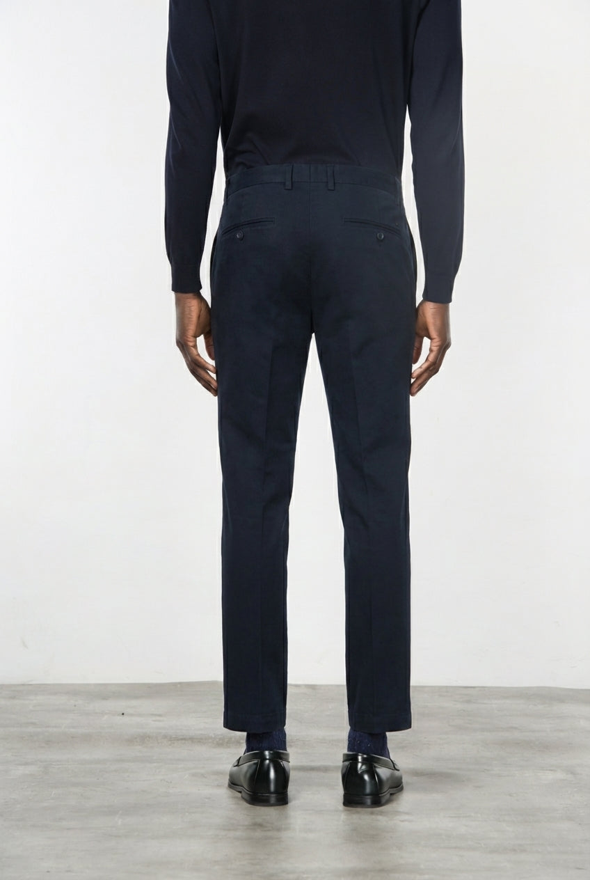 Pantalón chino Milano para hombre en gabardina stretch extra slim fit ①