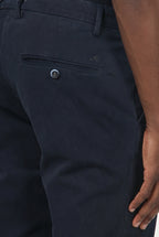 Pantalón chino Milano para hombre en gabardina stretch extra slim fit ①