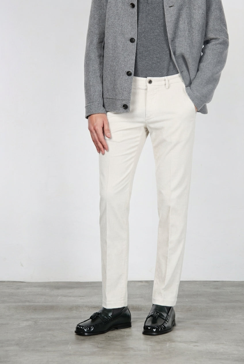 Milano pantalón chino de hombre en pana 500 rayas, extra slim fit ①