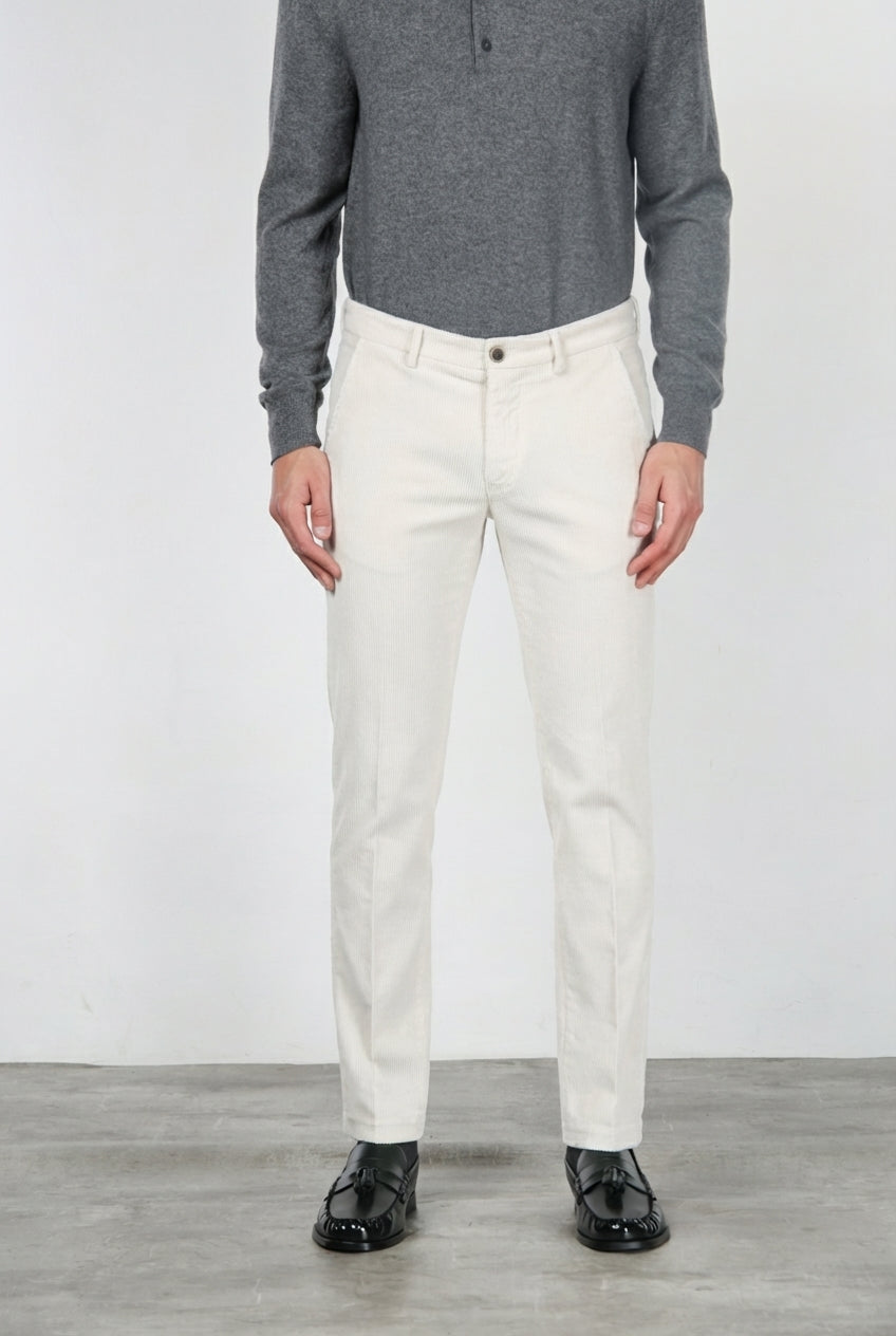 Milano pantalón chino de hombre en pana 500 rayas, extra slim fit ①