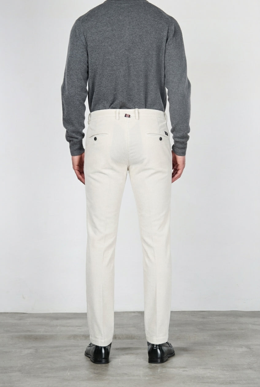 Milano pantalón chino de hombre en pana 500 rayas, extra slim fit ①