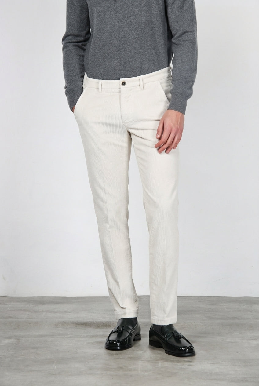Milano pantalón chino de hombre en pana 500 rayas, extra slim fit ①