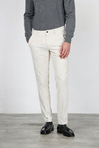 Milano pantalón chino de hombre en pana 500 rayas, extra slim fit ①