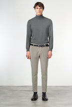 Milano pantalón chino de hombre en pana 500 rayas, extra slim fit ①
