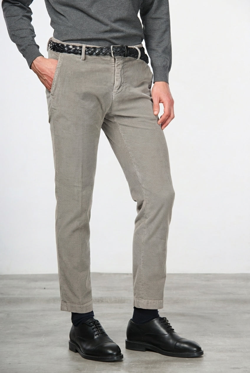 Milano pantalón chino de hombre en pana 500 rayas, extra slim fit ①