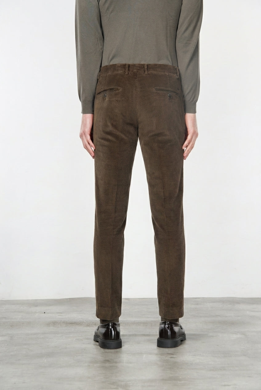 Milano pantalón chino de hombre en pana 500 rayas, extra slim fit ①