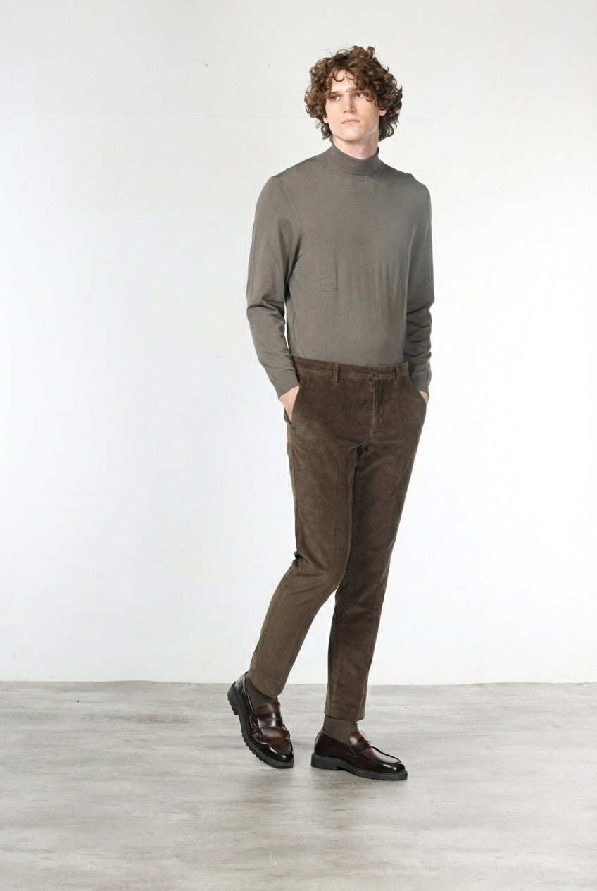 Milano pantalón chino de hombre en pana 500 rayas, extra slim fit ①