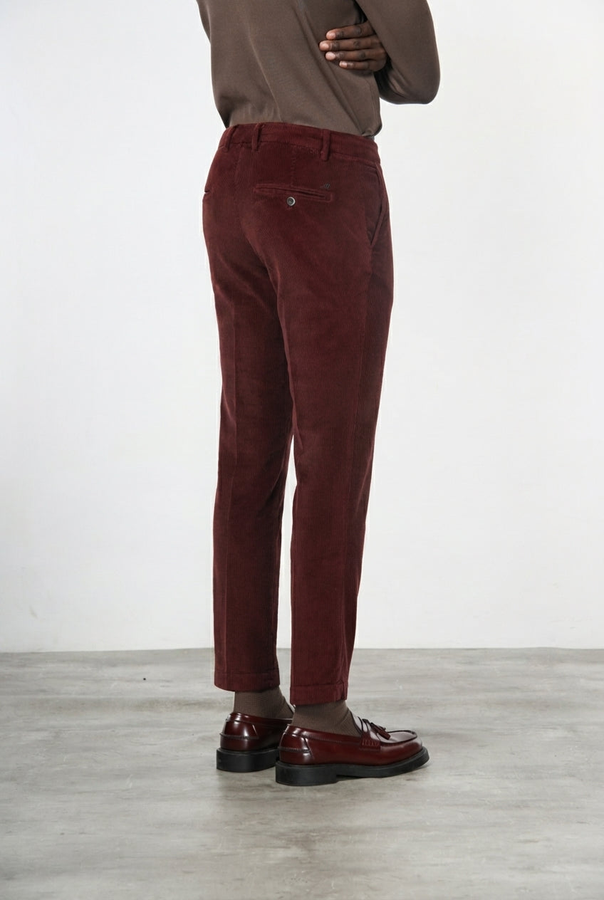 Milano men’s chino pants in 500-wale velvet with extra slim fit ①
