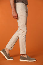 Milano Essential pantalón chino en algodón pima twill stretch extra slim fit