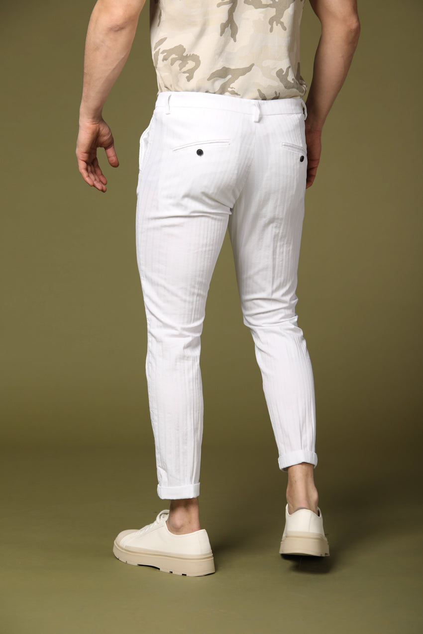 immagine 4 di pantalone chino uomo modello Osaka Style, bianco fit carrot di Mason's