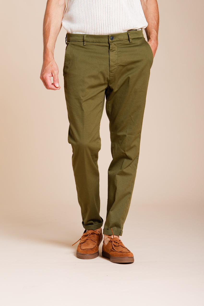 Osaka pantalón chino hombre en tricotina fina de algodón y lyocell carrot fit